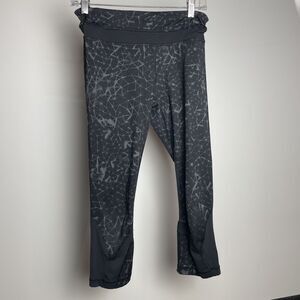 Lululemon Women's Size 6 Star Crushed Coal Black Run Inspire Crop Leggings